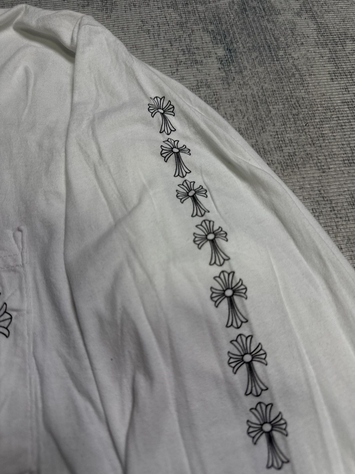 Chrome Hearts LIKE NEW! CROSS NECK PRINT LONG SLEEVES Size US M / EU 48-50 / 2 - 5 Thumbnail