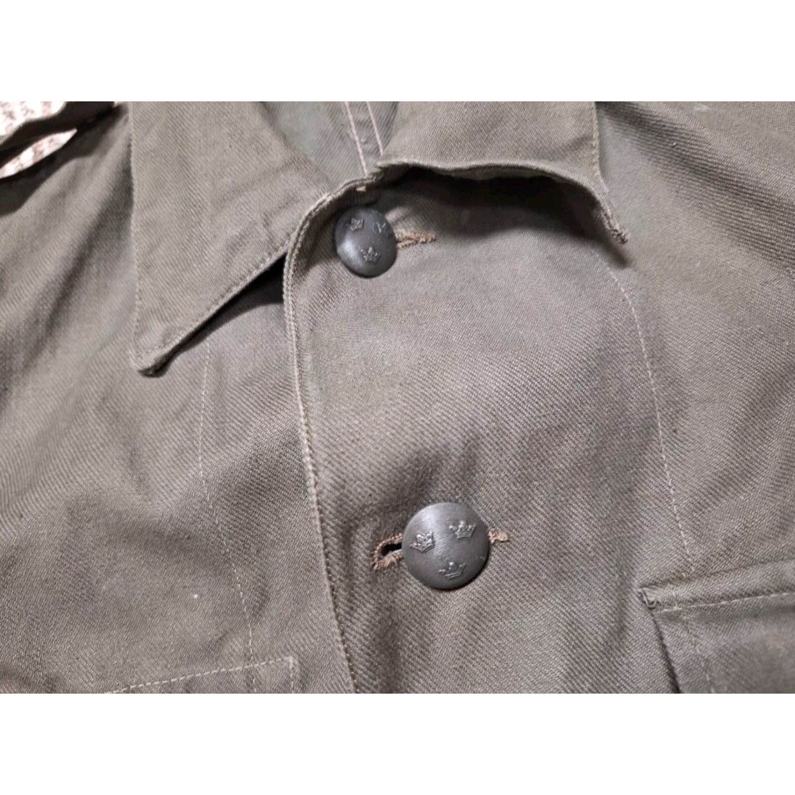 Vintage VINTAGE Three Crown 1940s Swedish Military Coat Shirt Army Jacket M/L Coat Military Jacket Men M/L Solid Size US M / EU 48-50 / 2 - 3 Thumbnail