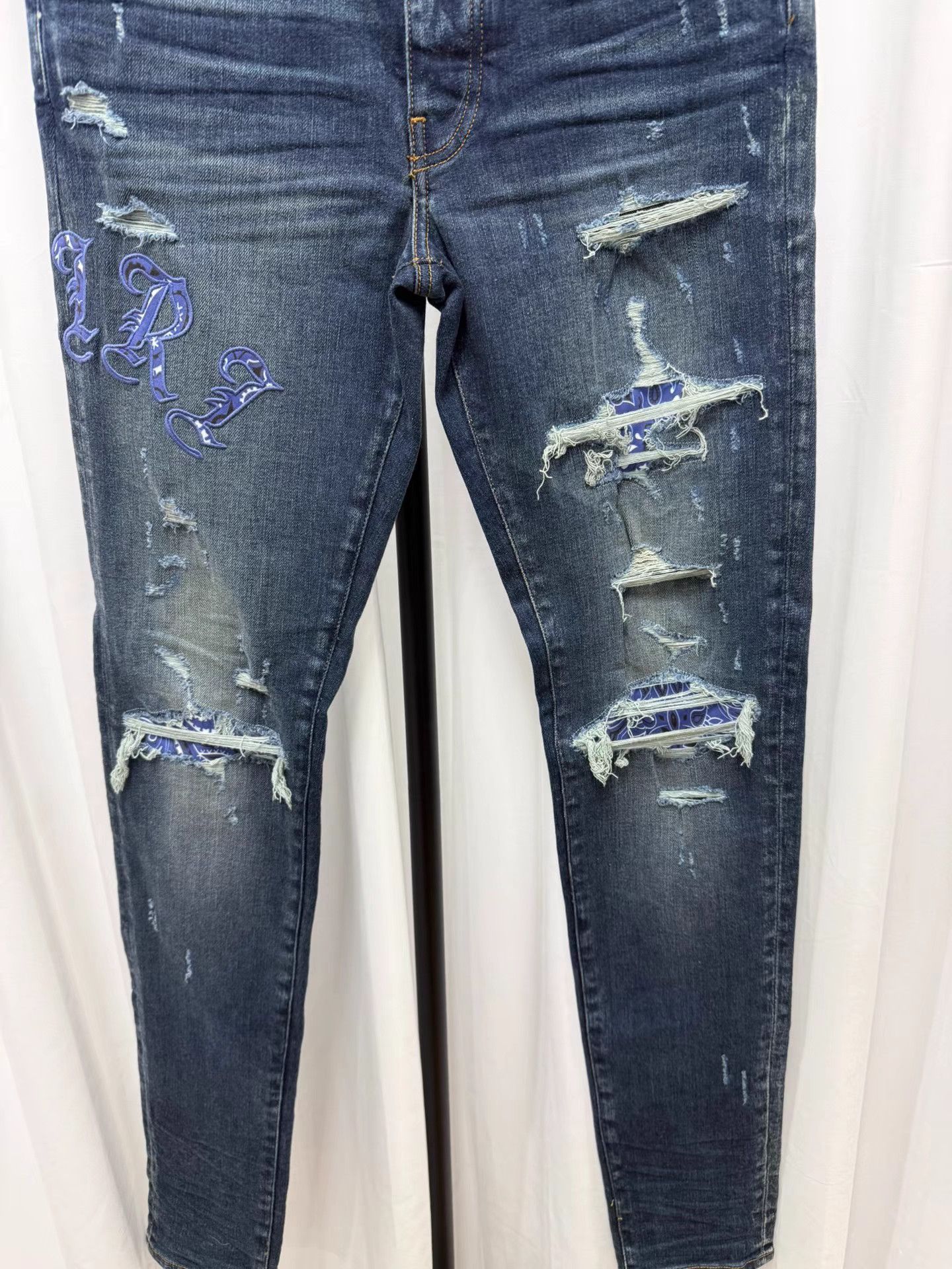 Amiri Amiri Slim Fit Distressed Jeans K20 Size US 32 / EU 48 - 3 Thumbnail