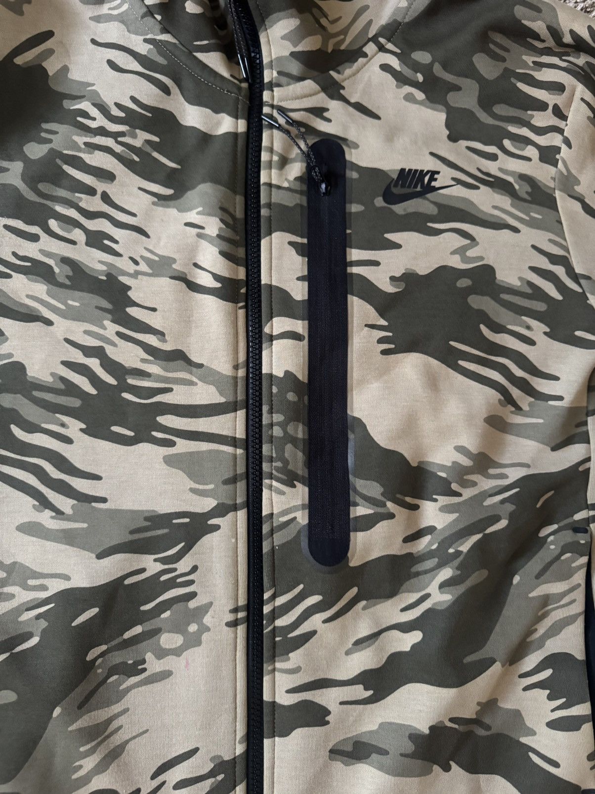 Nike Nike Camo Tech Size US M / EU 48-50 / 2 - 4 Thumbnail