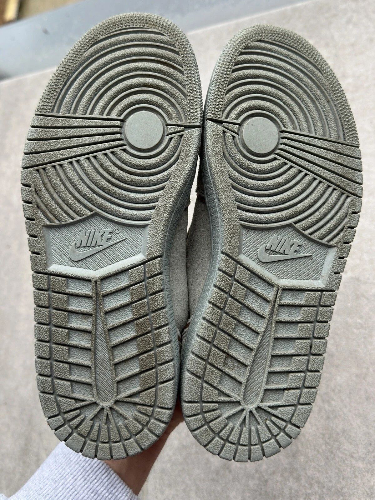 Nike Nike Air Jordan 1 Retro Low Suede Shoes Mica Green Trainers Size US 7.5 / IT 37.5 - 17 Thumbnail