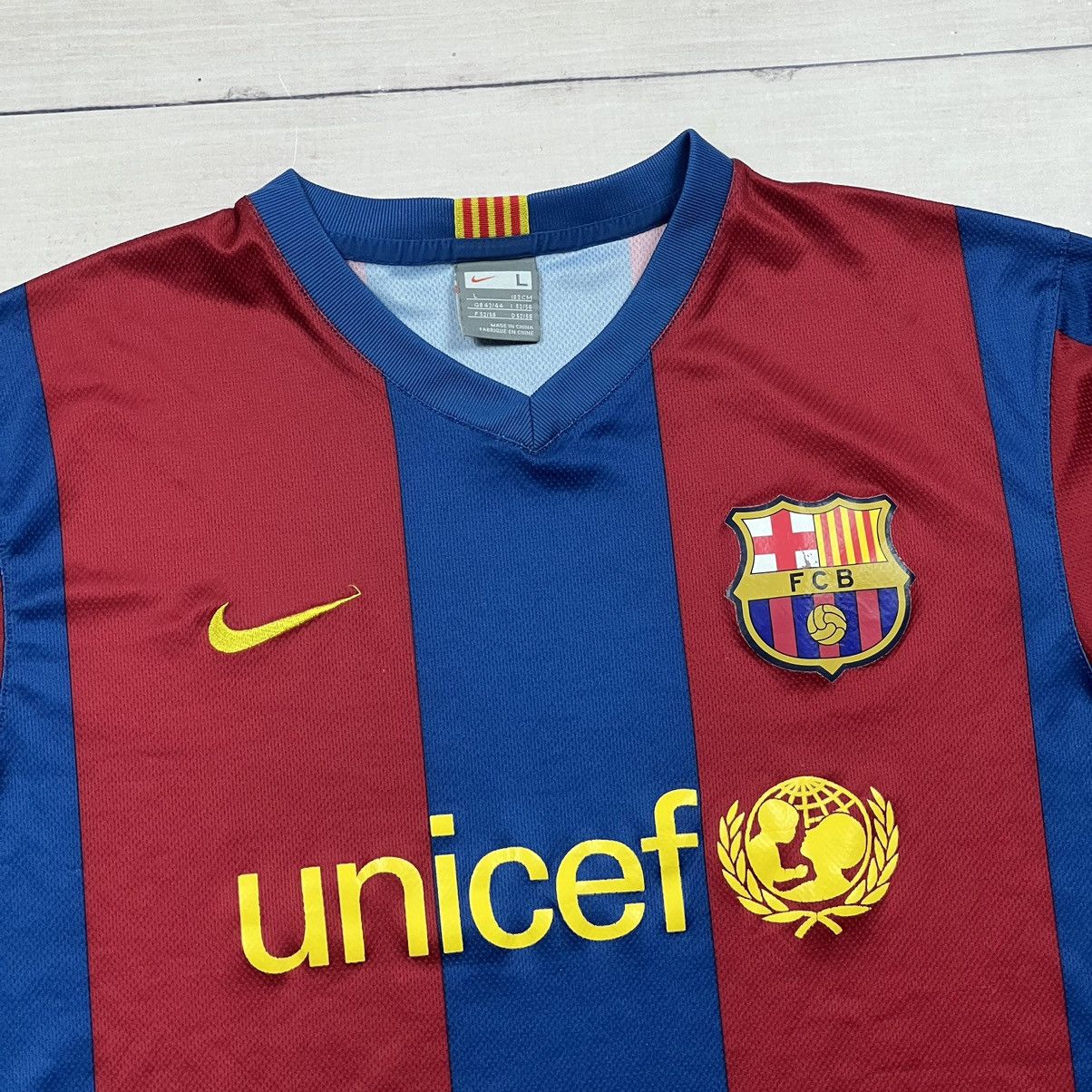 Nike Vintage FC Barcelona Home Kit Jersey Tee Tshirt Navy Size US L / EU 52-54 / 3 - 2 Thumbnail