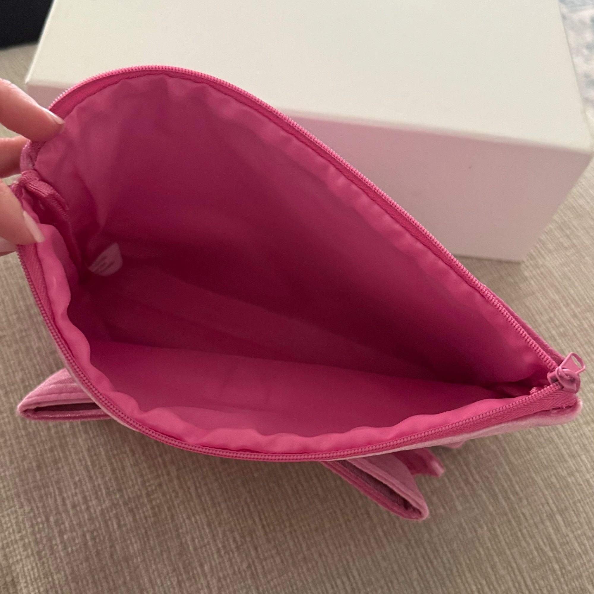 Other NWOT Ulta Pink Velvet Cosmetic Pouch With Bow Design & Zippe Size ONE SIZE - 3 Thumbnail
