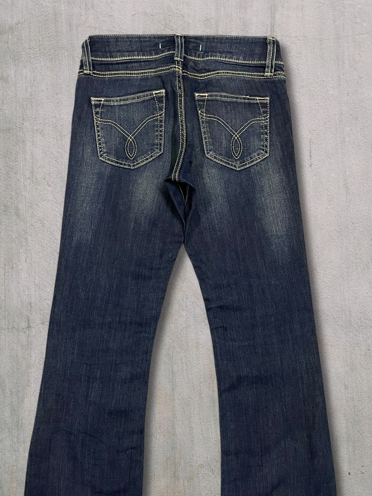 Japanese Brand Vintage Japanese Y2K Women’s Low Rise Bootcut Dark Jeans Size 28" / US 6 / IT 42 - 4 Thumbnail