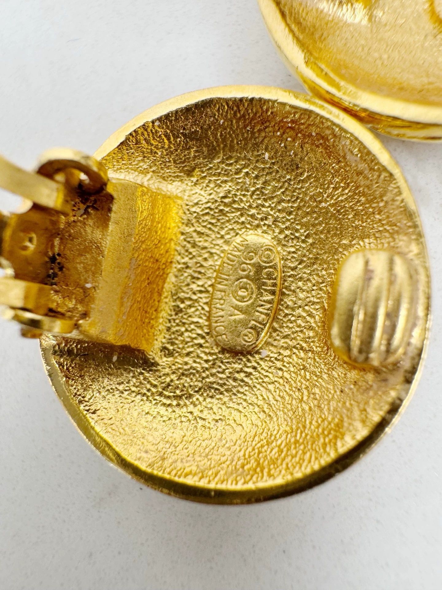 Chanel Authentic vintage Chanel earrings Size ONE SIZE - 5 Thumbnail