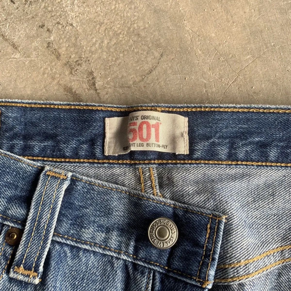 Levi's Vintage Clothing Levis 501 Distressed 31x31 BlueWash Levi’s Jeans Ripped Pant Size US 31 - 9 Thumbnail