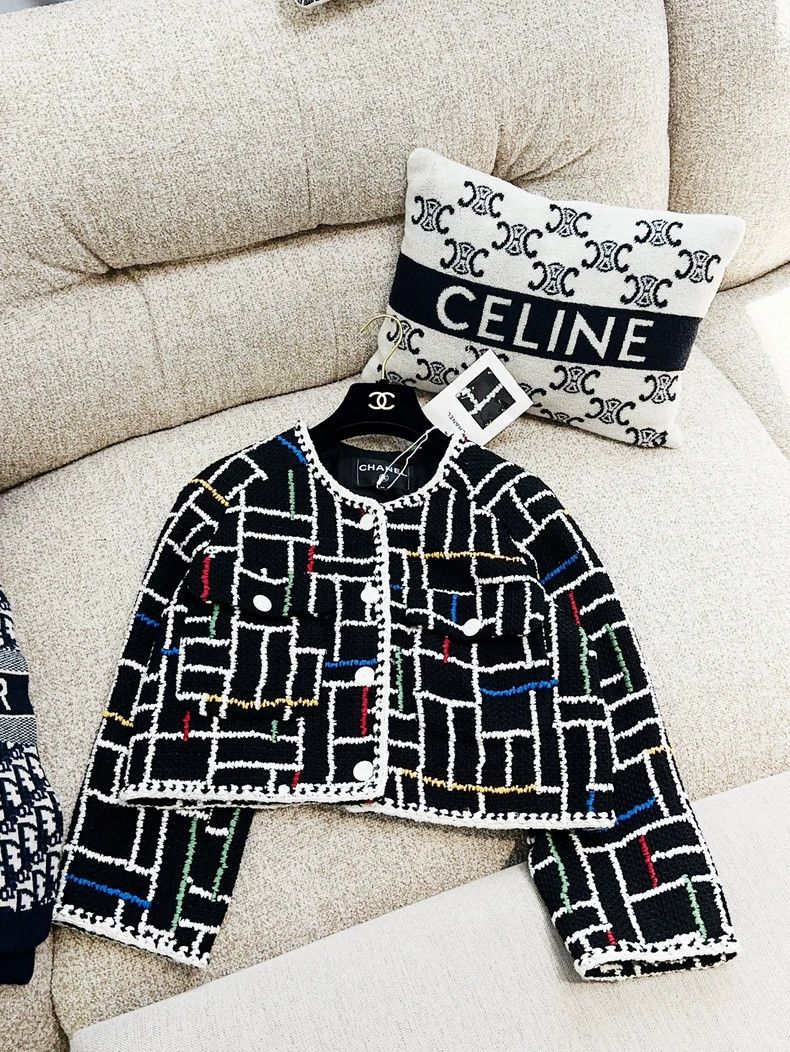 Chanel Chanel 25C color maze pattern black tweed short jacket Size XS / US 0-2 / IT 36-38 - 2 Thumbnail
