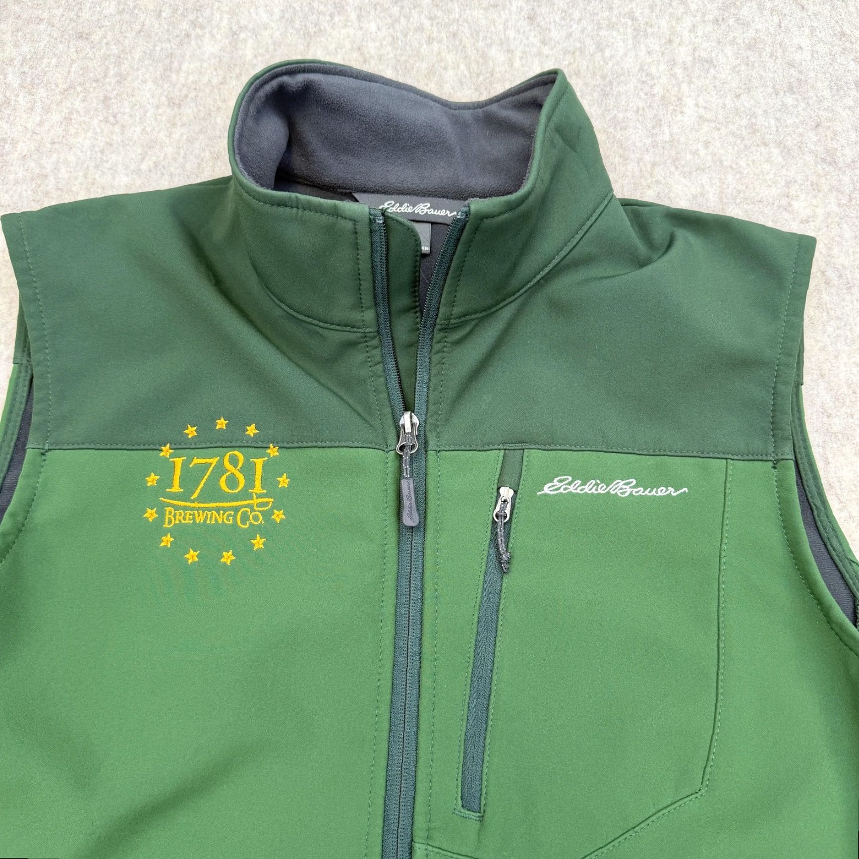 Eddie Bauer Eddie Bauer Vest Mens M Green Softshell Fleece 1781 Brewing Co Beer Zip Size US M / EU 48-50 / 2 - 3 Thumbnail