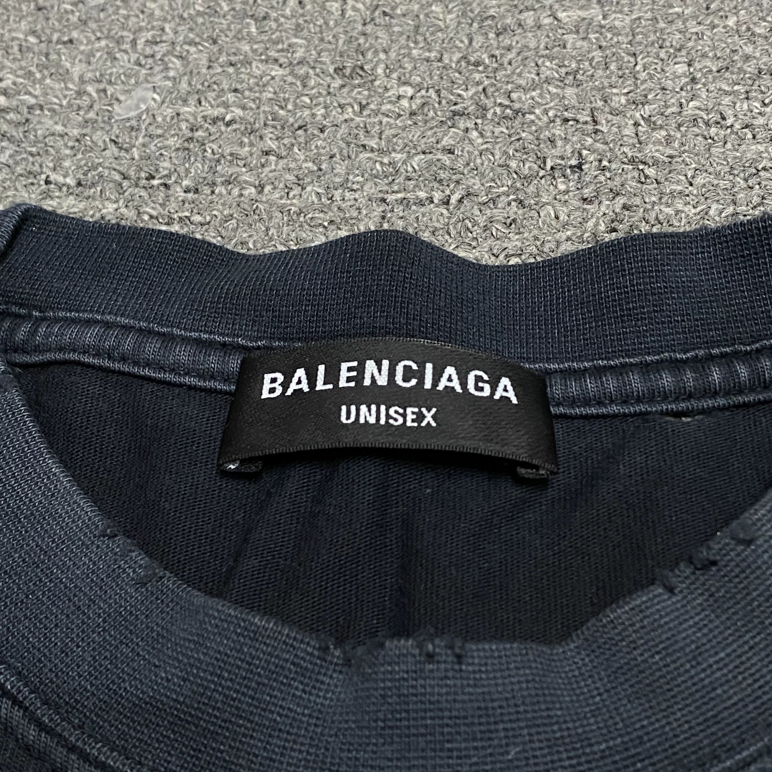 Balenciaga balenciaga distressed short sleeve t-shirt Size US L / EU 52-54 / 3 - 5 Thumbnail
