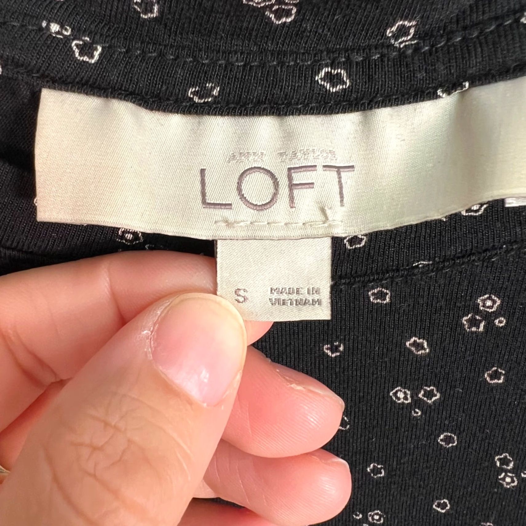 Loft Ann Taylor Loft Womens Small Black Sleeveless High-Low Top Floral Print Size S / US 4 / IT 40 - 3 Thumbnail