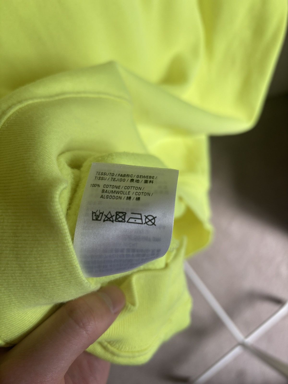 Balenciaga Balenciaga neon yellow campaign medium fit hoodie Size US L / EU 52-54 / 3 - 6 Thumbnail