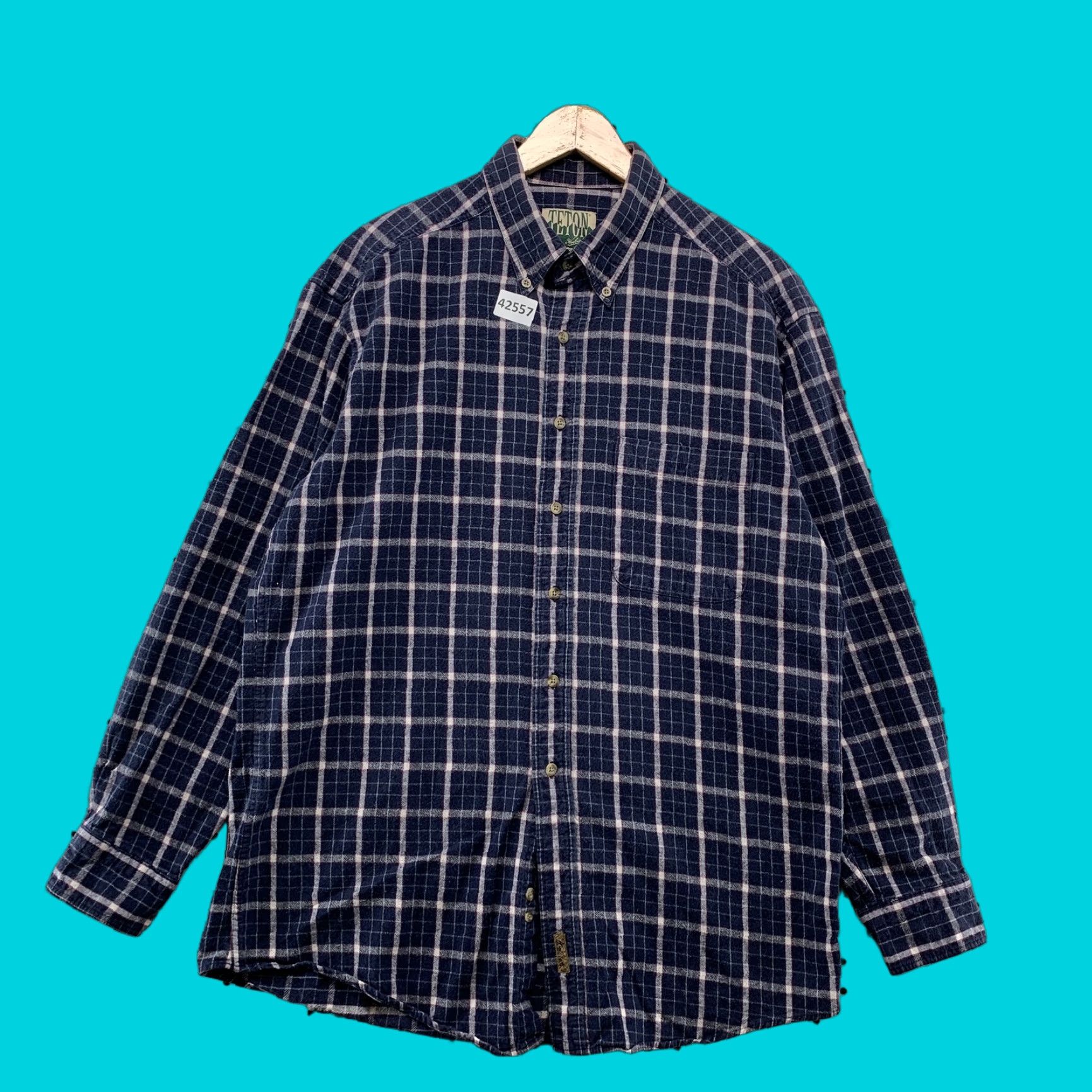 Vintage VINTAGE Woolrich Shirt Mens L Blue Long Sleeve Textured Outdoor Hiking Shirt Size US L / EU 52-54 / 3 - 1 Thumbnail