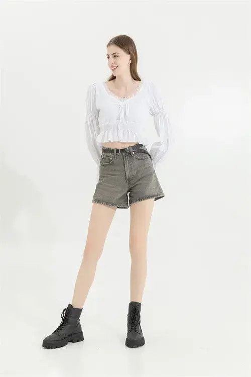 Vintage Fashion Korean Clothing Women's T-Shirt y2k Cropped Top Size ONE SIZE - 3 Thumbnail