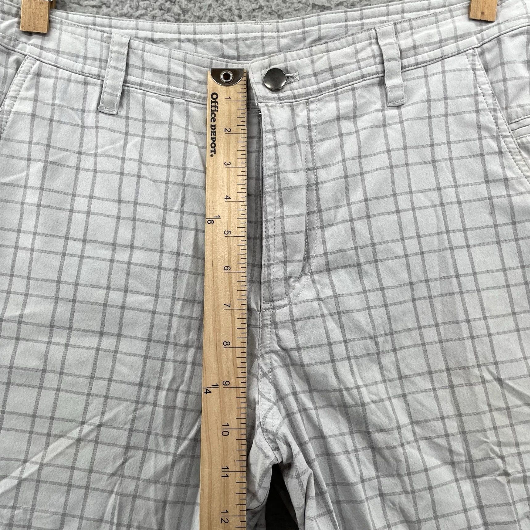 Lululemon **Lululemon Men's White Plaid Stretch Shorts 32x9** User: Lululemon Men's White Plaid Stretch Shorts 32x9 Size US 32 / EU 48 - 4 Thumbnail
