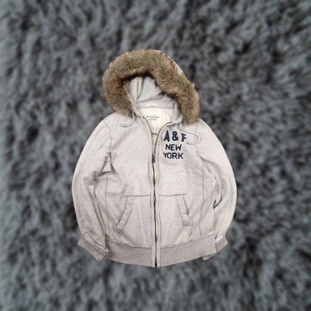 Abercrombie & Fitch VINTAGE Abercrombie & Fitch Logo Hoodie Mens L Gray Zip Fur 90s Opium Style Logo 6 Was 9 Gothic Christmas? Size US L / EU 52-54 / 3 - 1 Thumbnail