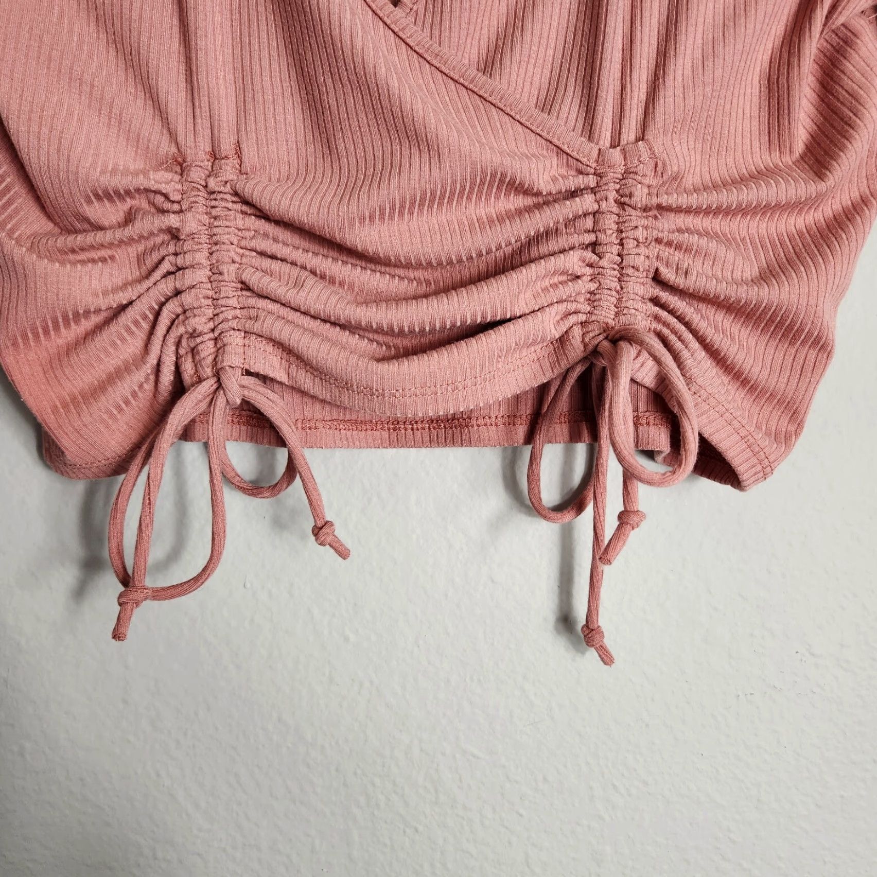 Vintage Heart Lips Womens Rose Pink Surplice Ruched Tie Bottom Ribbed Crop Top Size L Shirt Adult Womens Short Sleeve V-Neck Cropped Casual KnIT Size 36" / US 14 / IT 50 - 2 Thumbnail