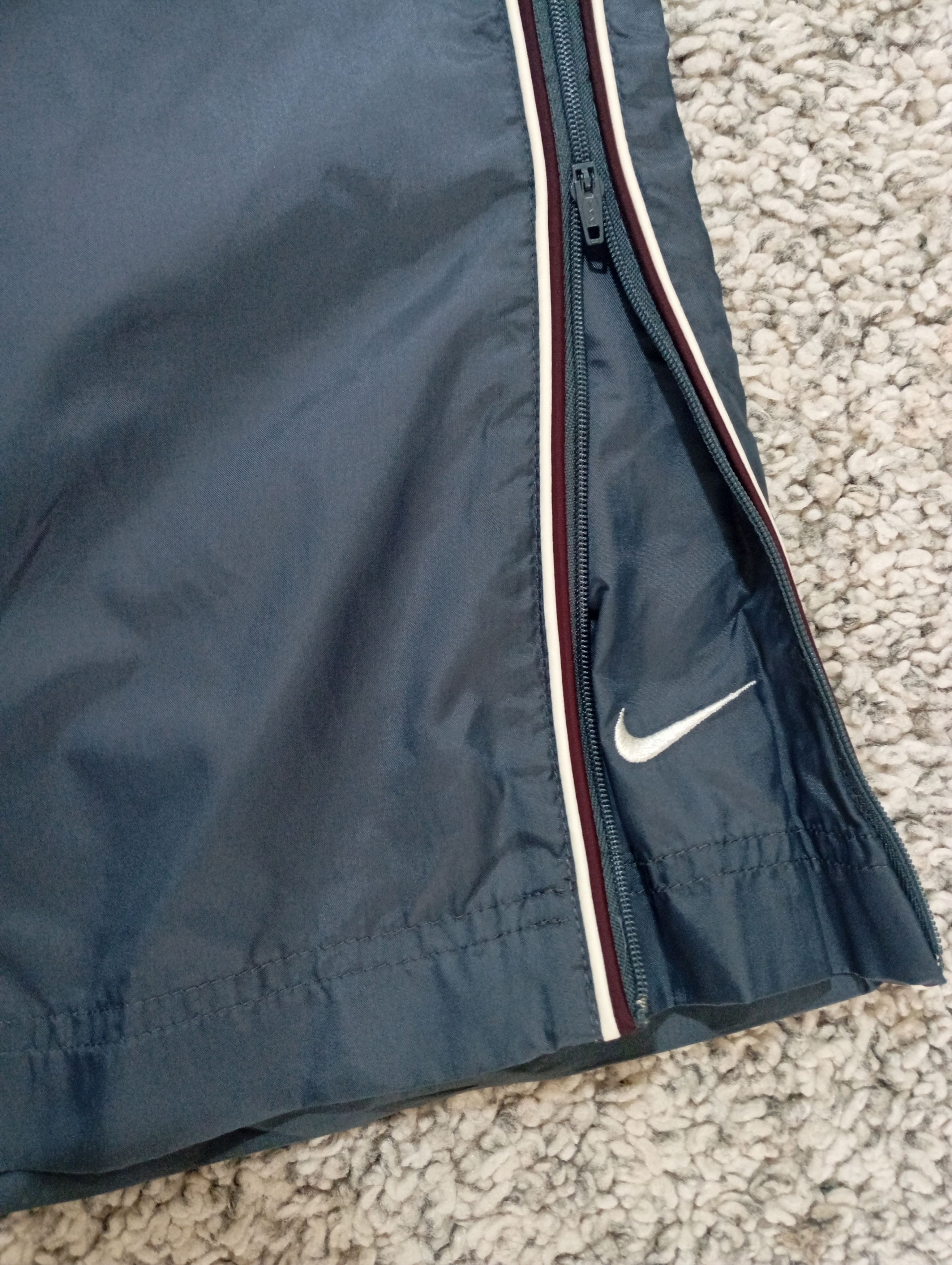 Nike Nike Nylon Track Pants Baggy Swoosh Drill Y2K Size US 34 / EU 50 - 10 Thumbnail
