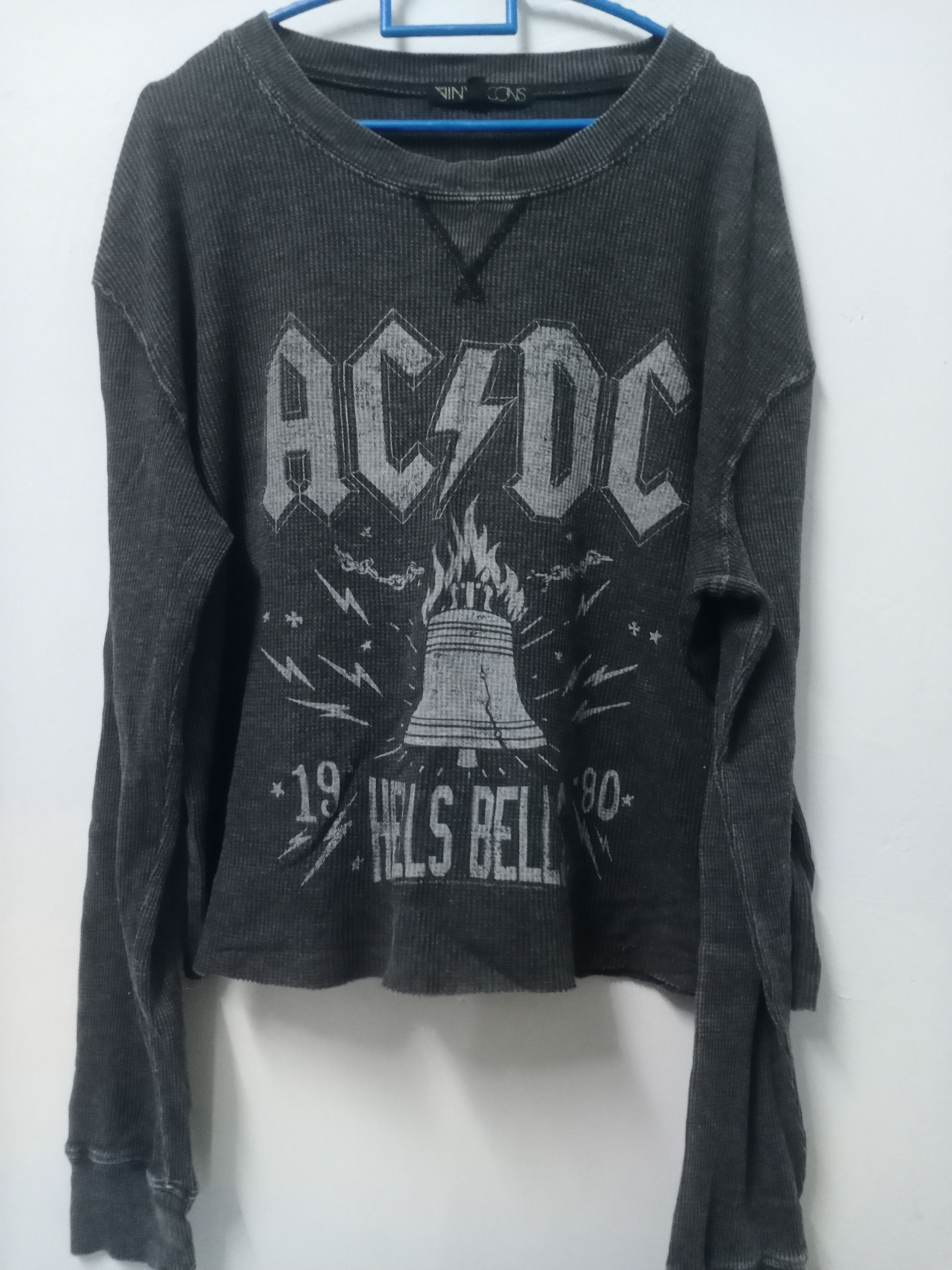 AC/DC × Vintage AC/DC HELLS BELLS 1980 tshirt Size L / US 10 / IT 46 - 1 Thumbnail