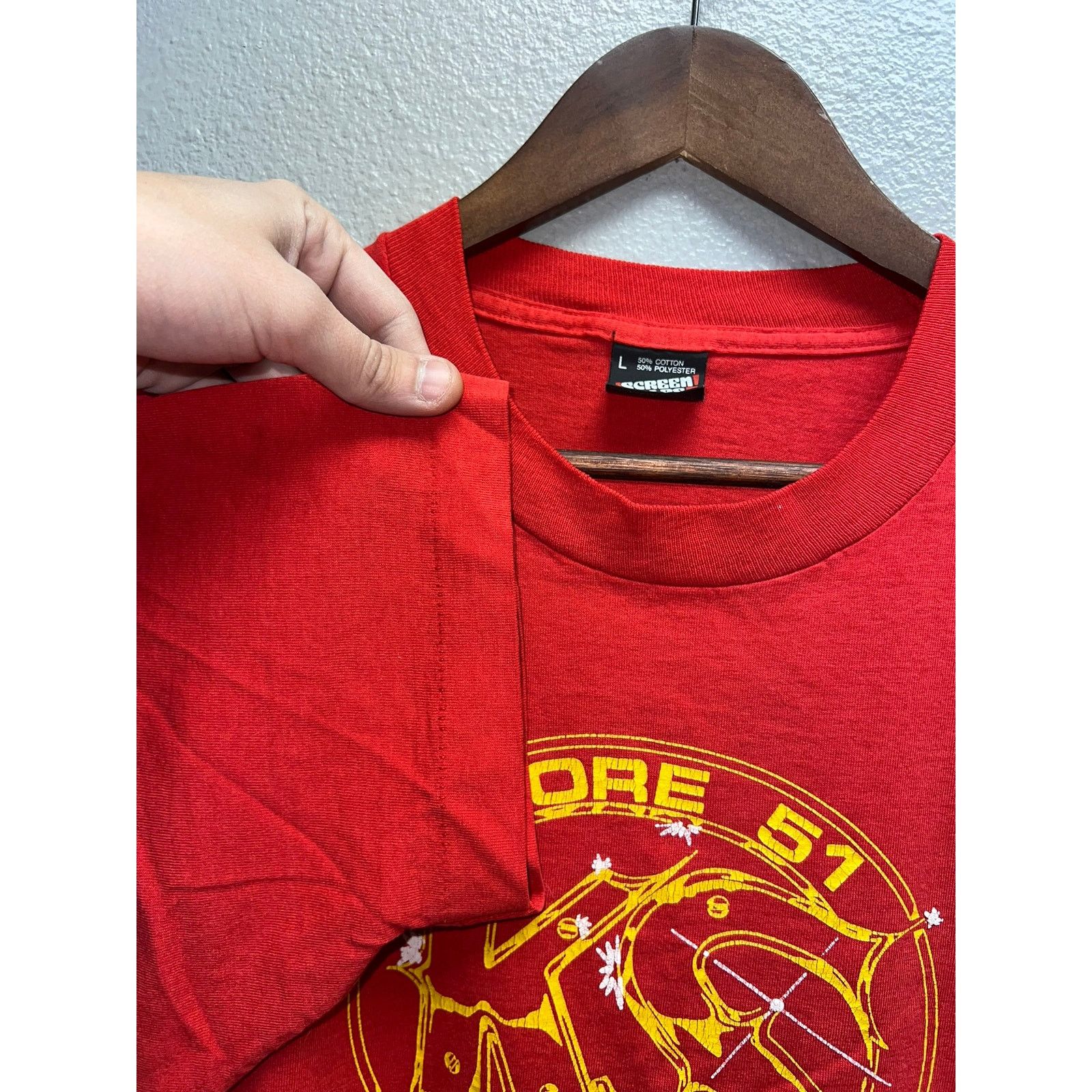 Vintage Vintage Family Of Friends Shirt Store 51 KS Kansas Tee 90s L Size US L / EU 52-54 / 3 - 6 Thumbnail