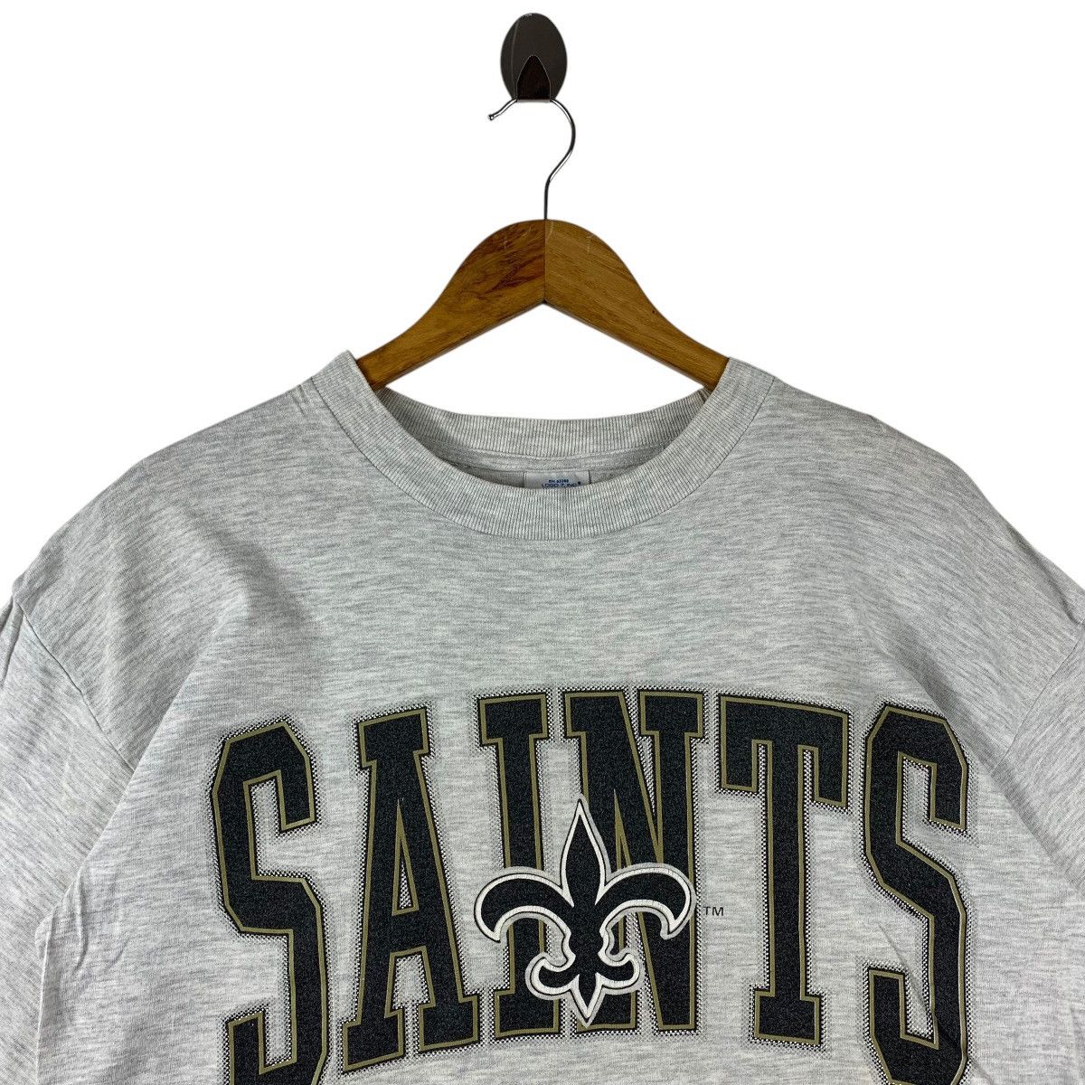 NFL Vintage 90s NEW ORLEANS SAINTS NFL team big logo tee Size US L / EU 52-54 / 3 - 2 Thumbnail