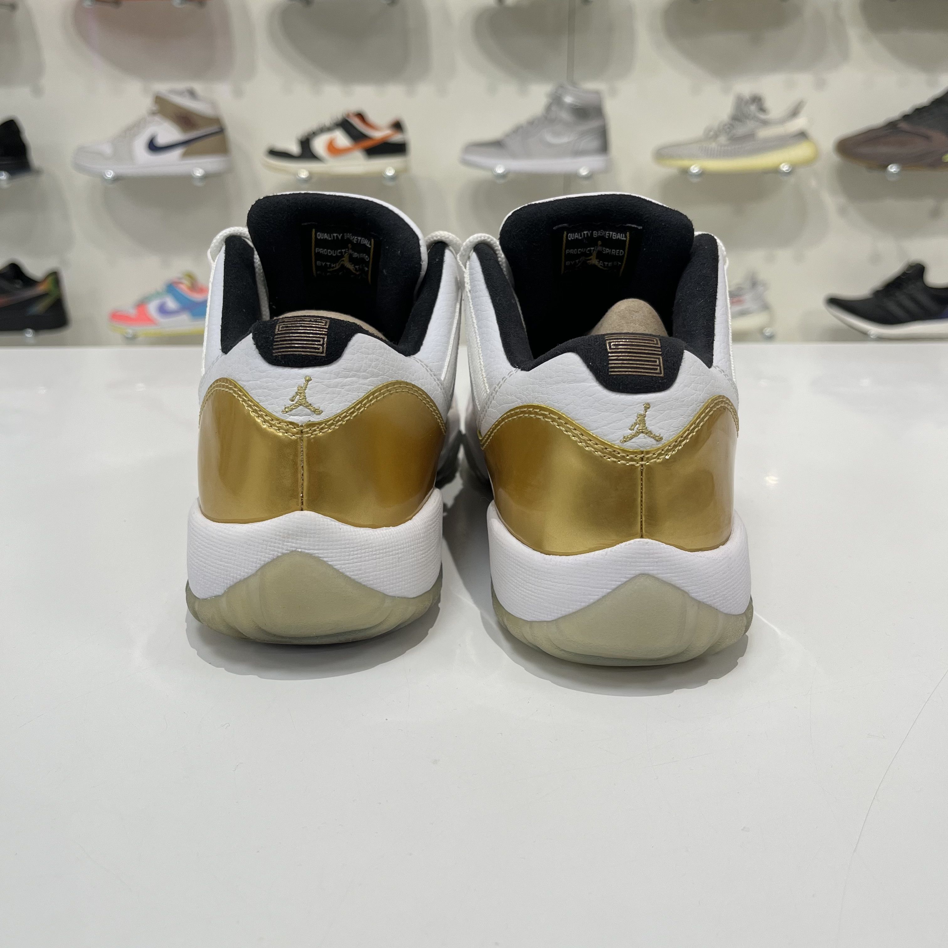 Nike Air Jordan 11 Retro Low Closing Ceremony (GS) Size US 6.5 / EU 39-40 - 4 Thumbnail