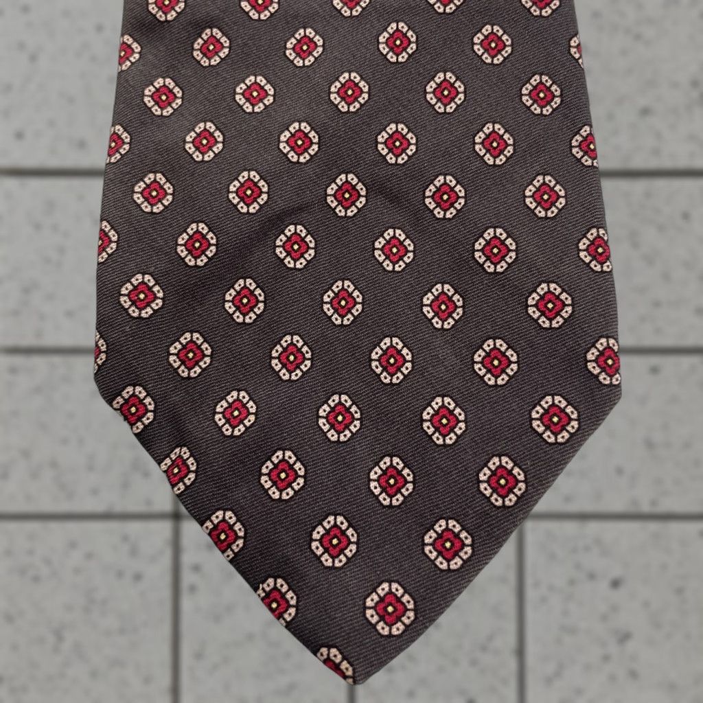Brooks Brothers VINTAGE Brooks Brothers Makers Neck Tie Pure Silk Black Red Floral Neat 3.2x58 USA Black Red 100% Silk Tie Vintage Necktie Mens Silk Tie Size ONE SIZE - 1 Thumbnail