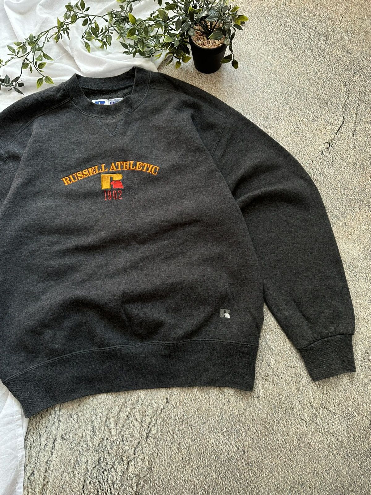 Vintage sweatshirt Russell athletic boxy fit big logo