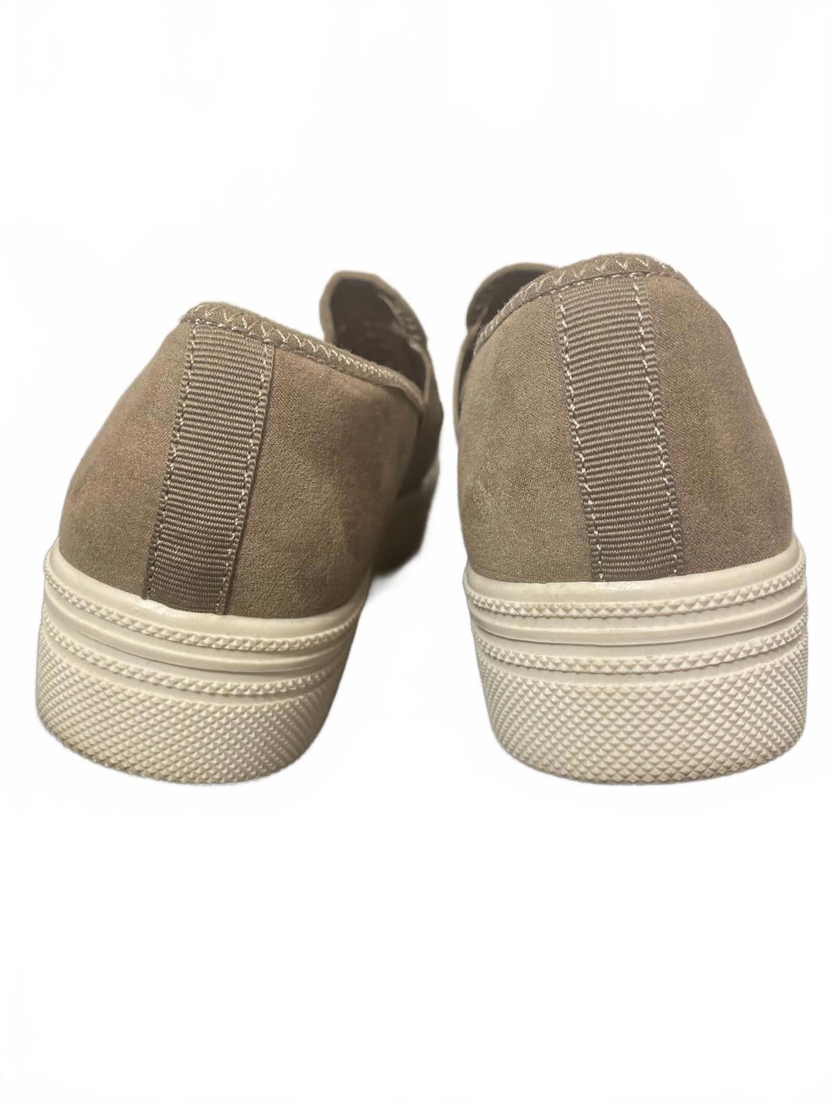 Other Dolcetta Shoes Women's 6 Beige Perforated Slip On Chunky EUC Size US 6 / IT 36 - 4 Thumbnail