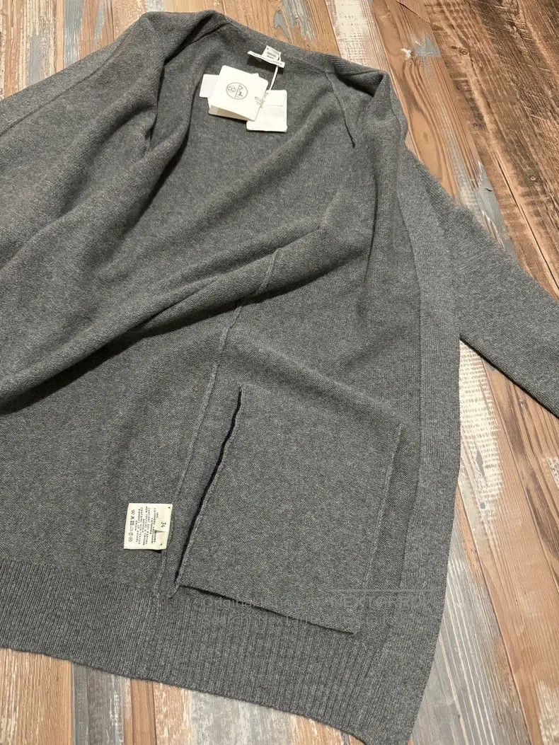 Hermes Hermes 100% cashmere gray cardigan, V-neck, long-sleeved, Size XXS / US 00 / IT 34 - 5 Thumbnail