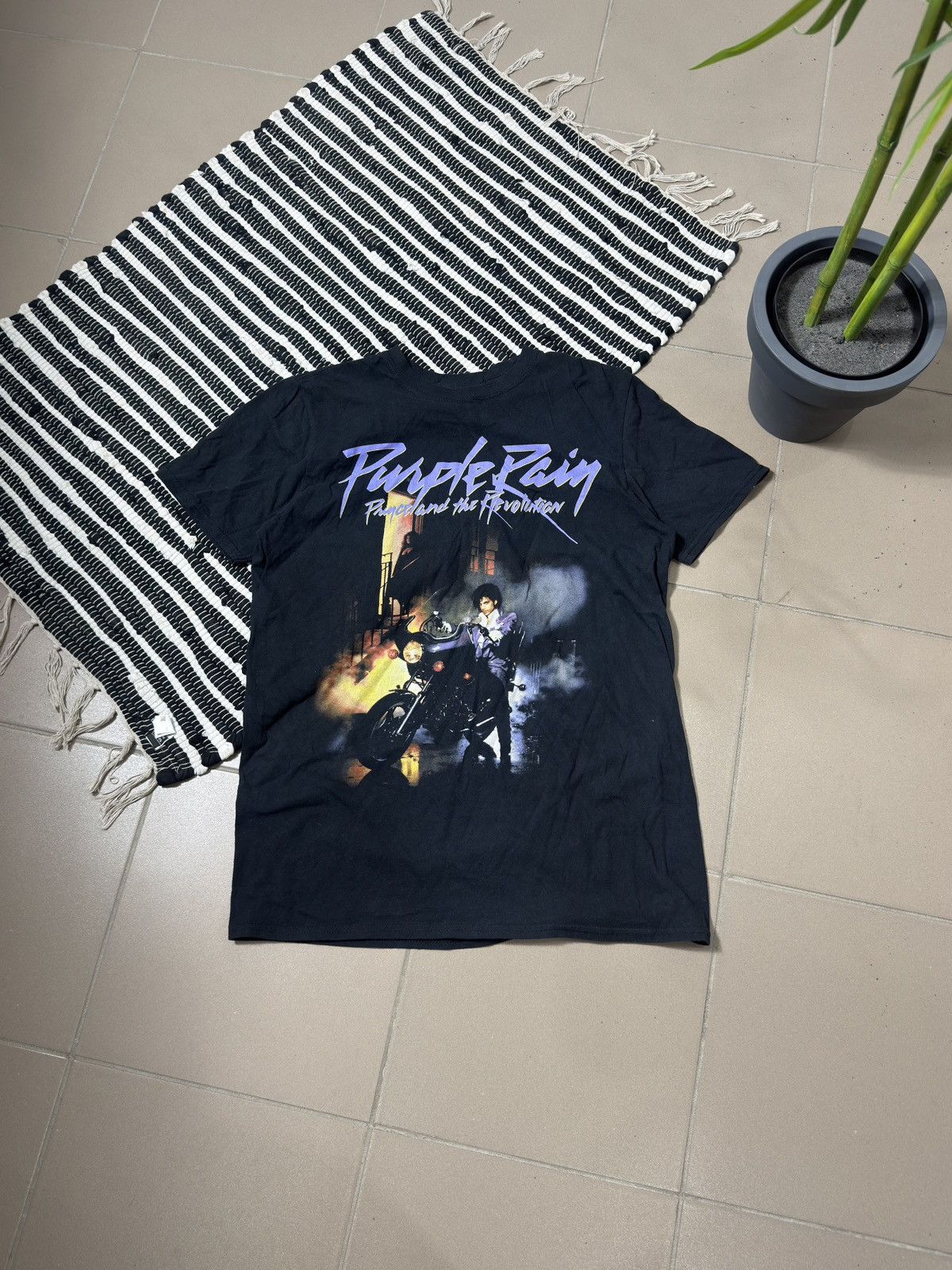 Other VINTAGE PRINCE PURPLE RAIN TEE SHIRT Size US M / EU 48-50 / 2 - 1 Thumbnail