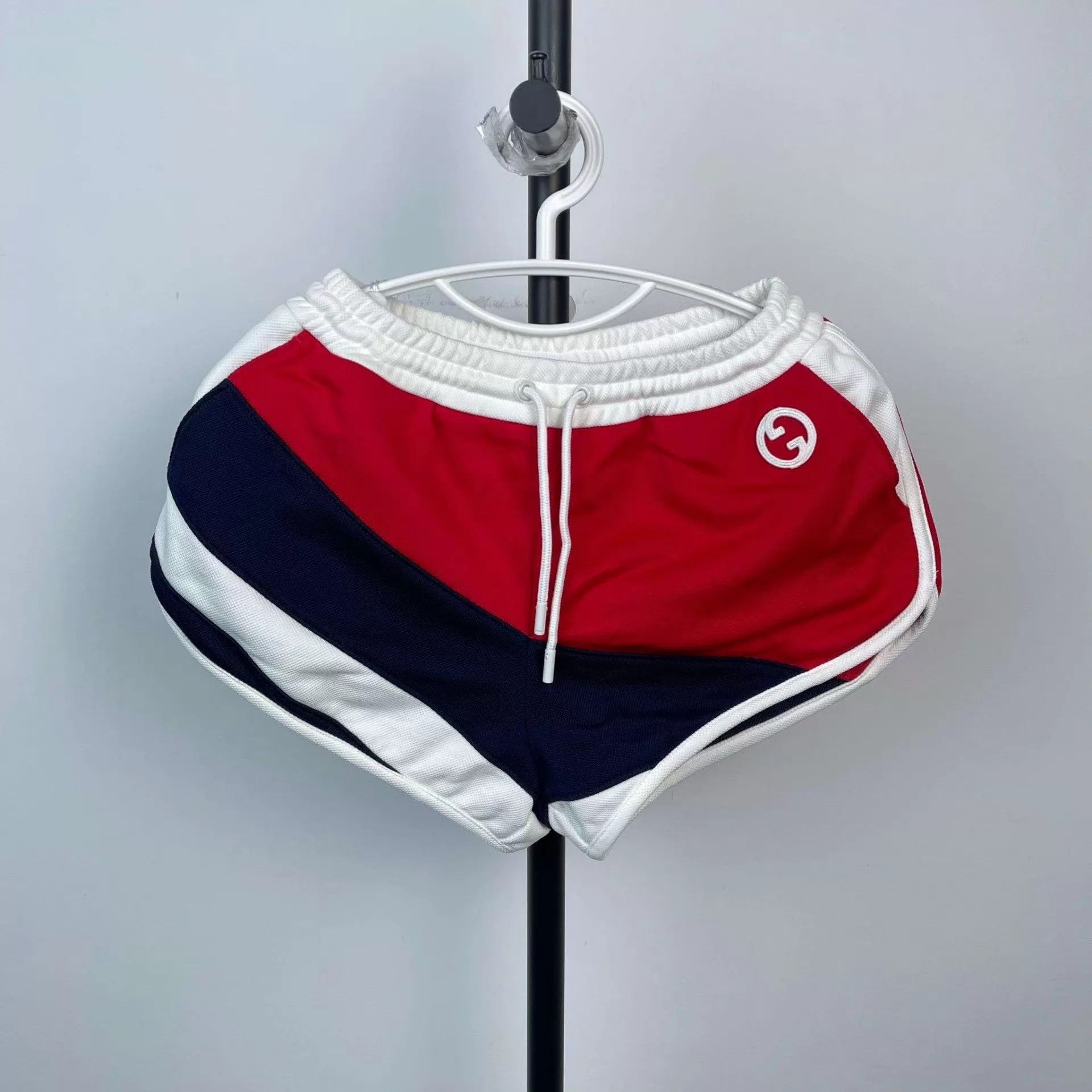 Gucci Gucci 99 New Red XS Shorts Size 25" / US 0 / IT 36 - 1 Thumbnail
