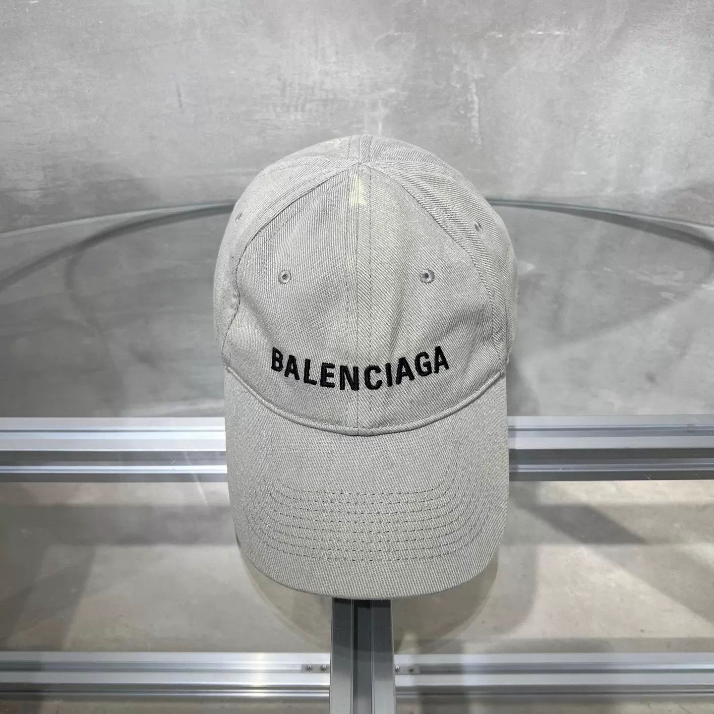 Balenciaga Balenciaga Distressed Embroidered Baseball Cap L 58cm Size ONE SIZE - 1 Thumbnail