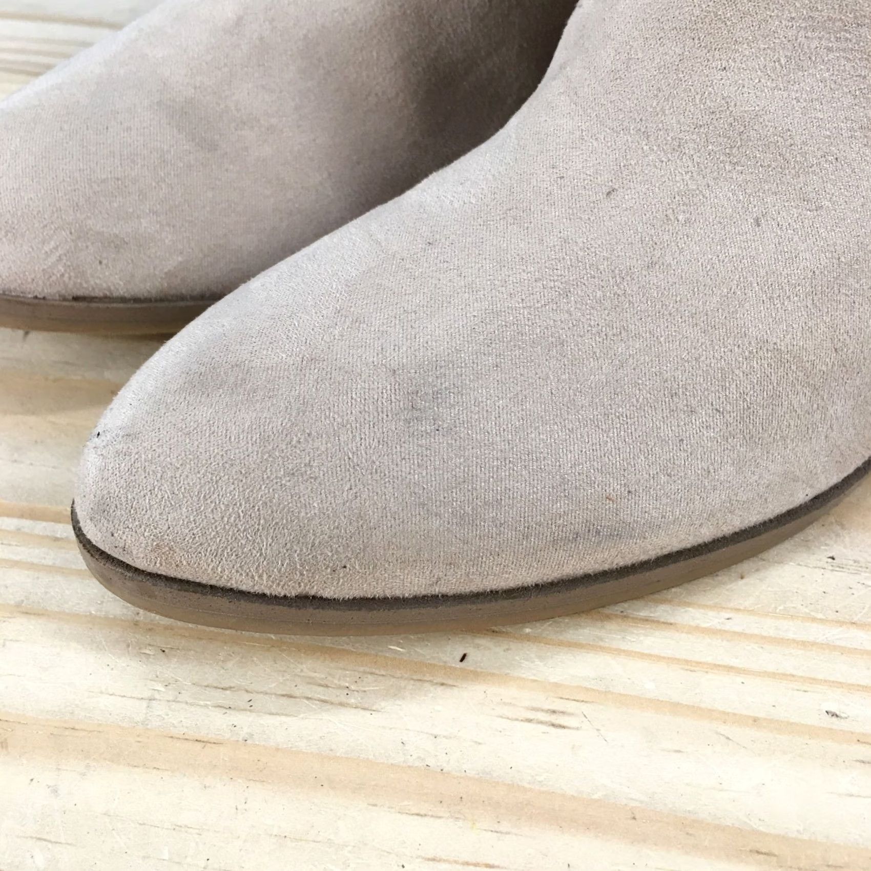 Old Navy Old Navy Boots Womens 8 Casual Side Zip Ankle Booties Beige Faux Suede Heels Size US 8 / IT 38 - 7 Thumbnail