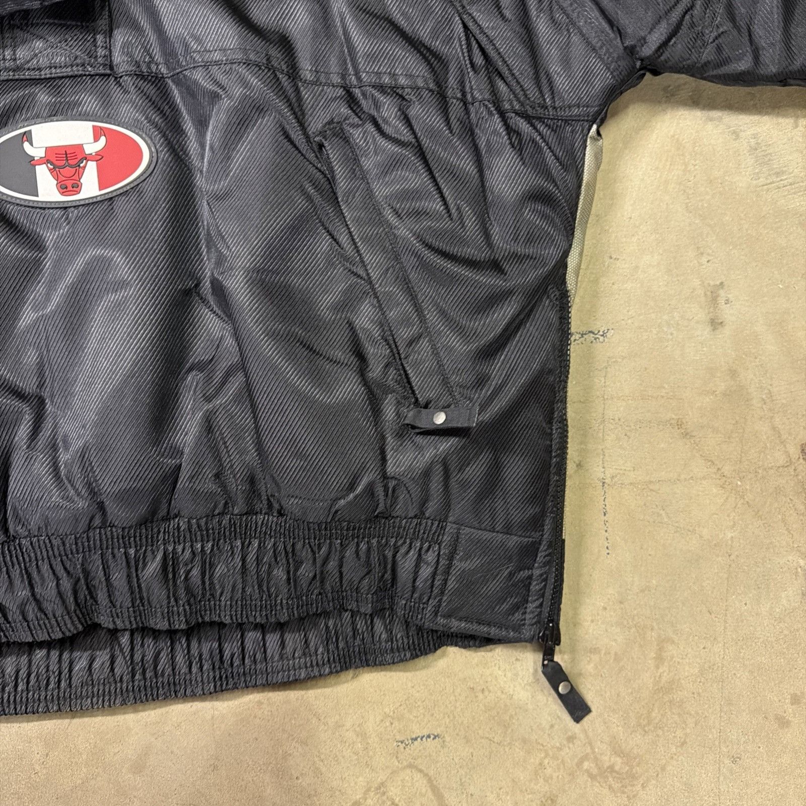 Starter Vintage Chicago Bulls Jacket Large Black NBA Starter 1/4 Zip Size US L / EU 52-54 / 3 - 6 Thumbnail