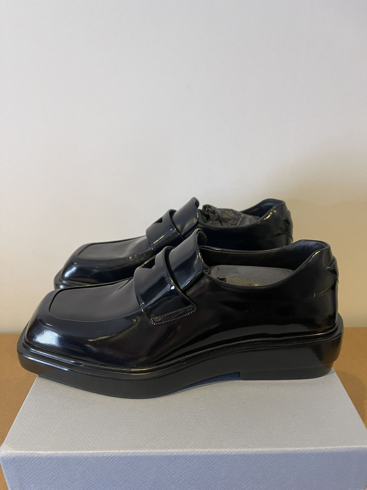 Prada Prada Triangle Patch Loafers size eu 39 Size US 9 / IT 39 - 3 Thumbnail