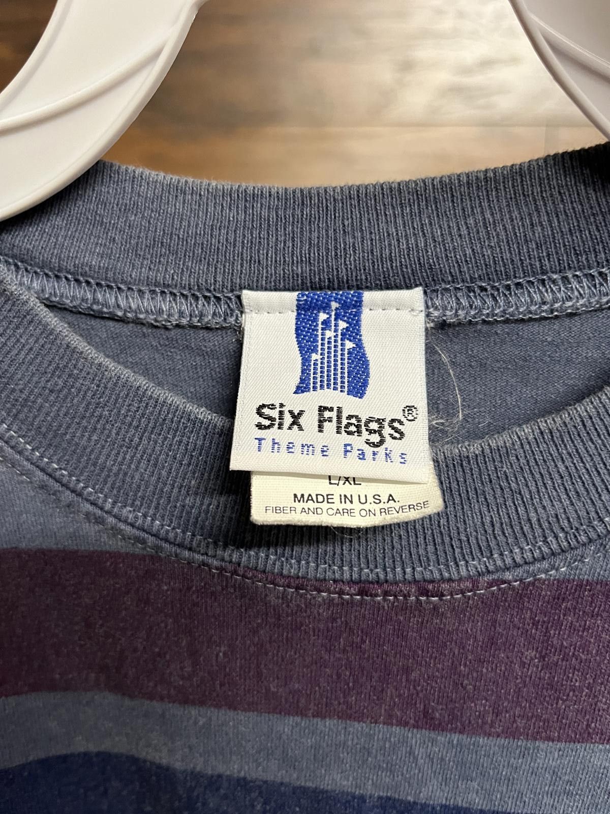 Designer Y2K Six Flags Striped Tee Est 1961 T-shirt Made in USA -L Size US L / EU 52-54 / 3 - 2 Thumbnail