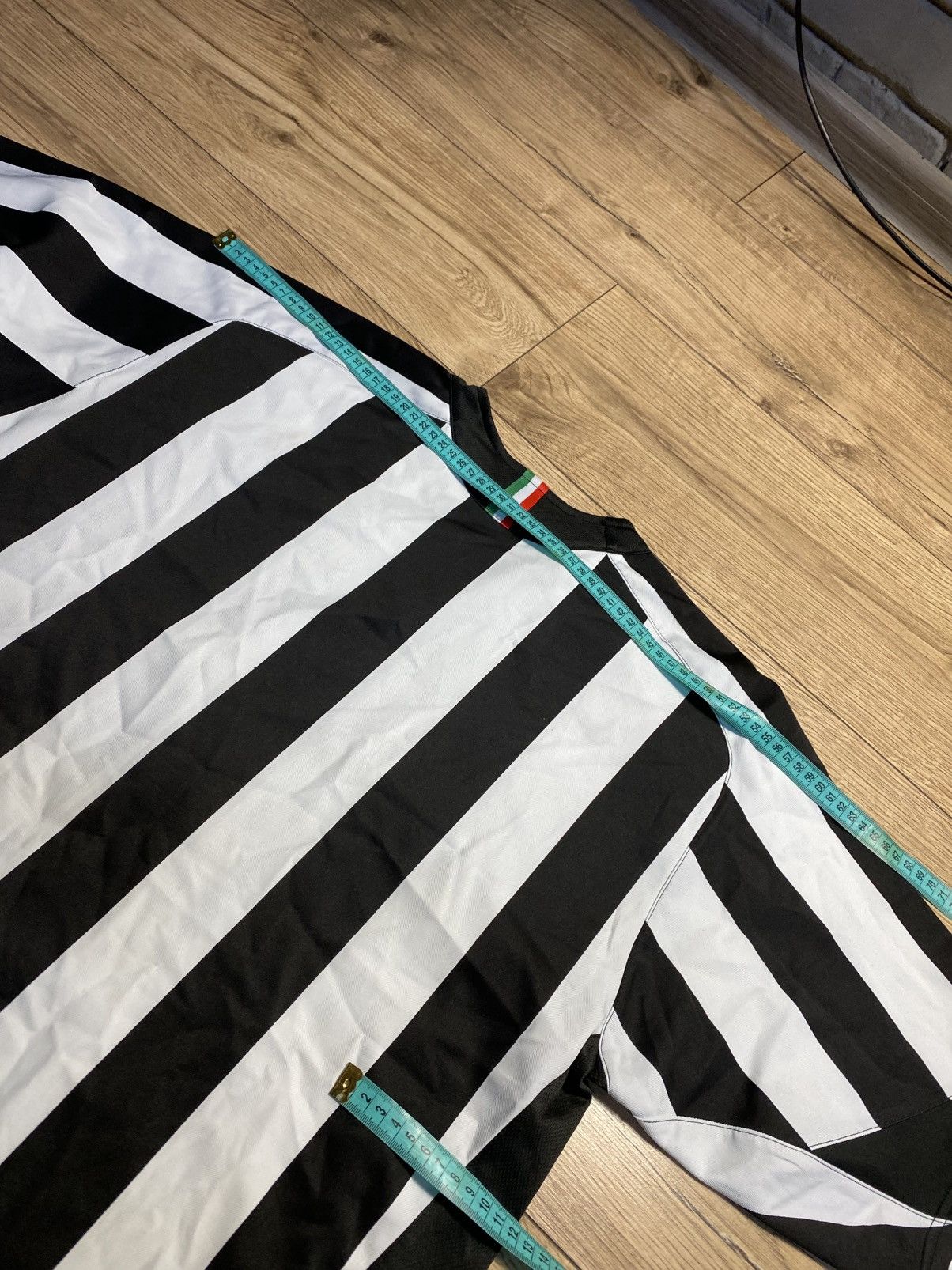 Nike Vintage Nike Juventus 2005-2006 Home Football Shirt Tamoil Size US XL / EU 56 / 4 - 5 Thumbnail