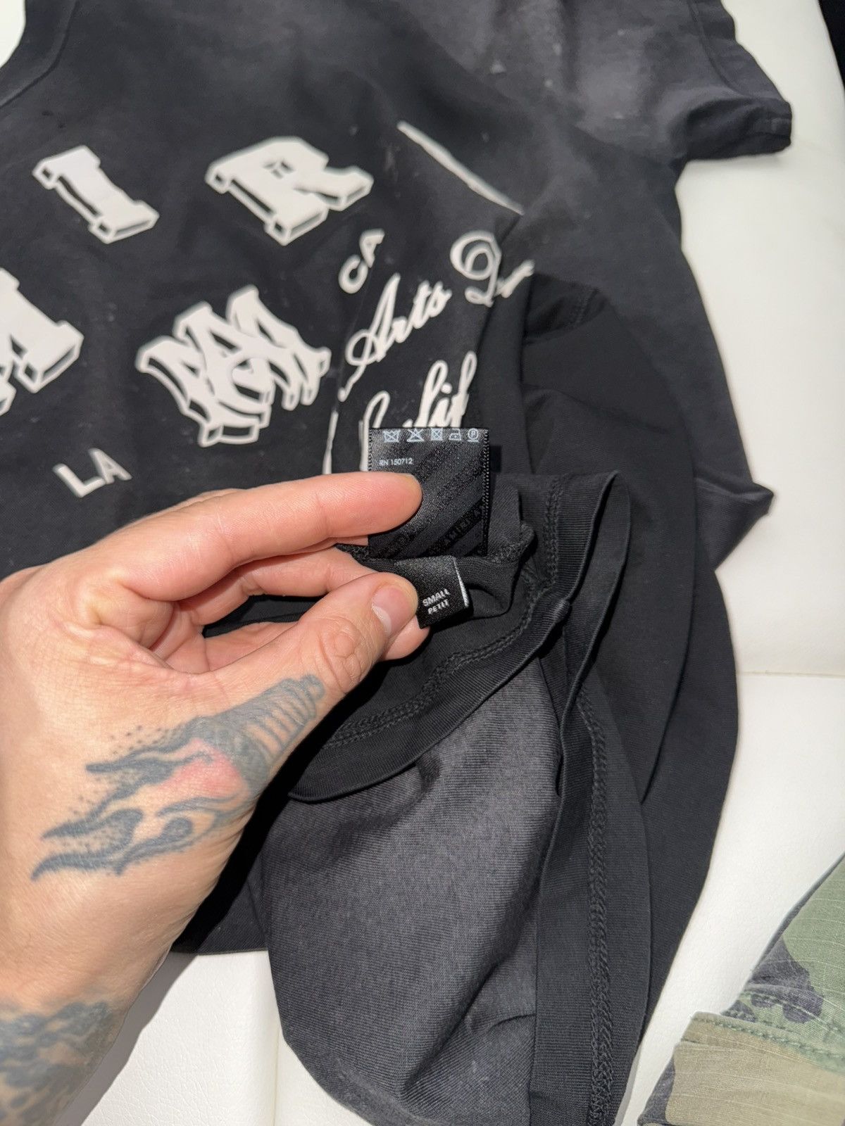 Amiri Amiri staggered logo t shirt Size US S / EU 44-46 / 1 - 5 Thumbnail
