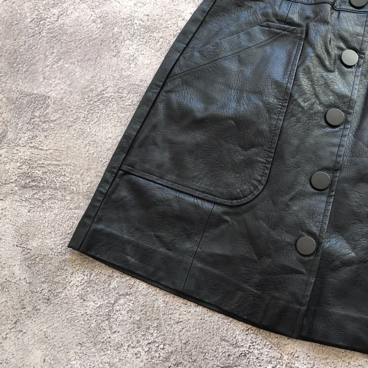 Vintage Vintage Y2K Black Leather Mini Skirt Avant Garde Thrashed 28 Size 28" / US 6 / IT 42 - 2 Thumbnail