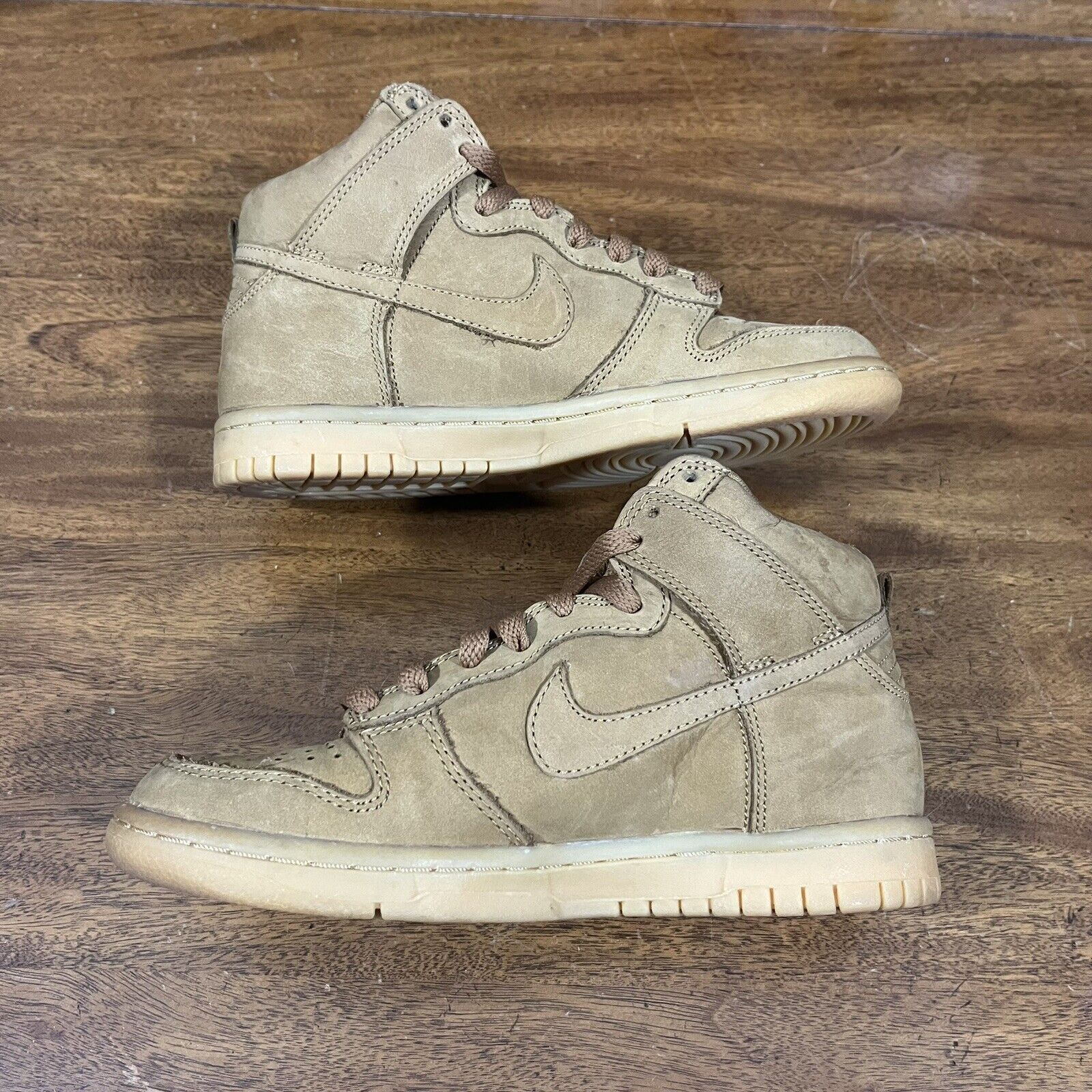 Nike Size 5.5 Women’s - Nike Dunk High Premium Brown Flax Suede Size US 5.5 / IT 35.5 - 3 Thumbnail