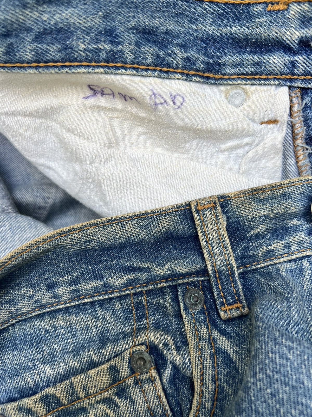 Levi's Vintage 80s Levi’s 501 Distressed Muddy Denim Jeans Size US 31 - 22 Thumbnail