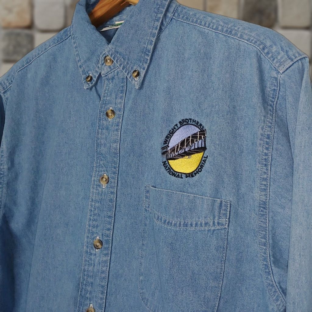 Vintage VINTAGE Wright Brothers National Memorial Shirt Button-Down Chambray Blue, Small, Men's, 21" Chest, Embroidered, 1960s-70s Aviation Decor Size US S / EU 44-46 / 1 - 1 Thumbnail