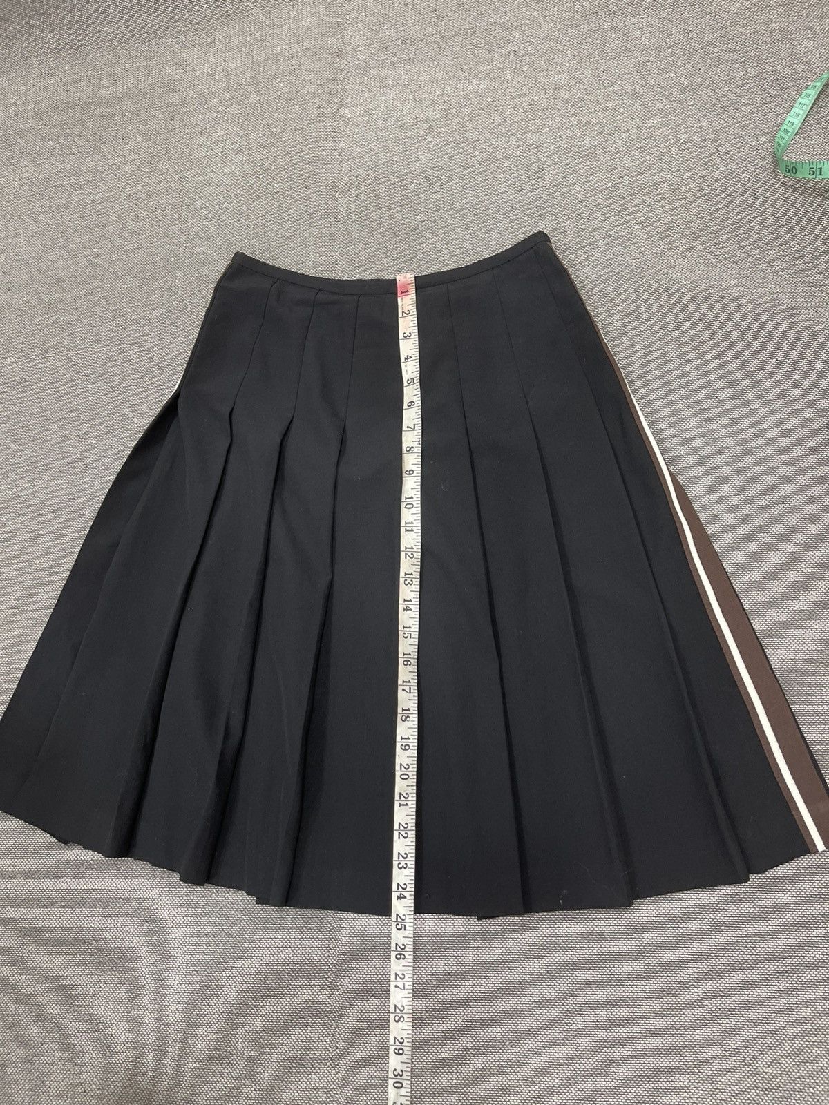 Comme des Garcons Robe de Chambre Comme des Garcons Black Wool Pleated Skrit Size 28" / US 6 / IT 42 - 8 Thumbnail