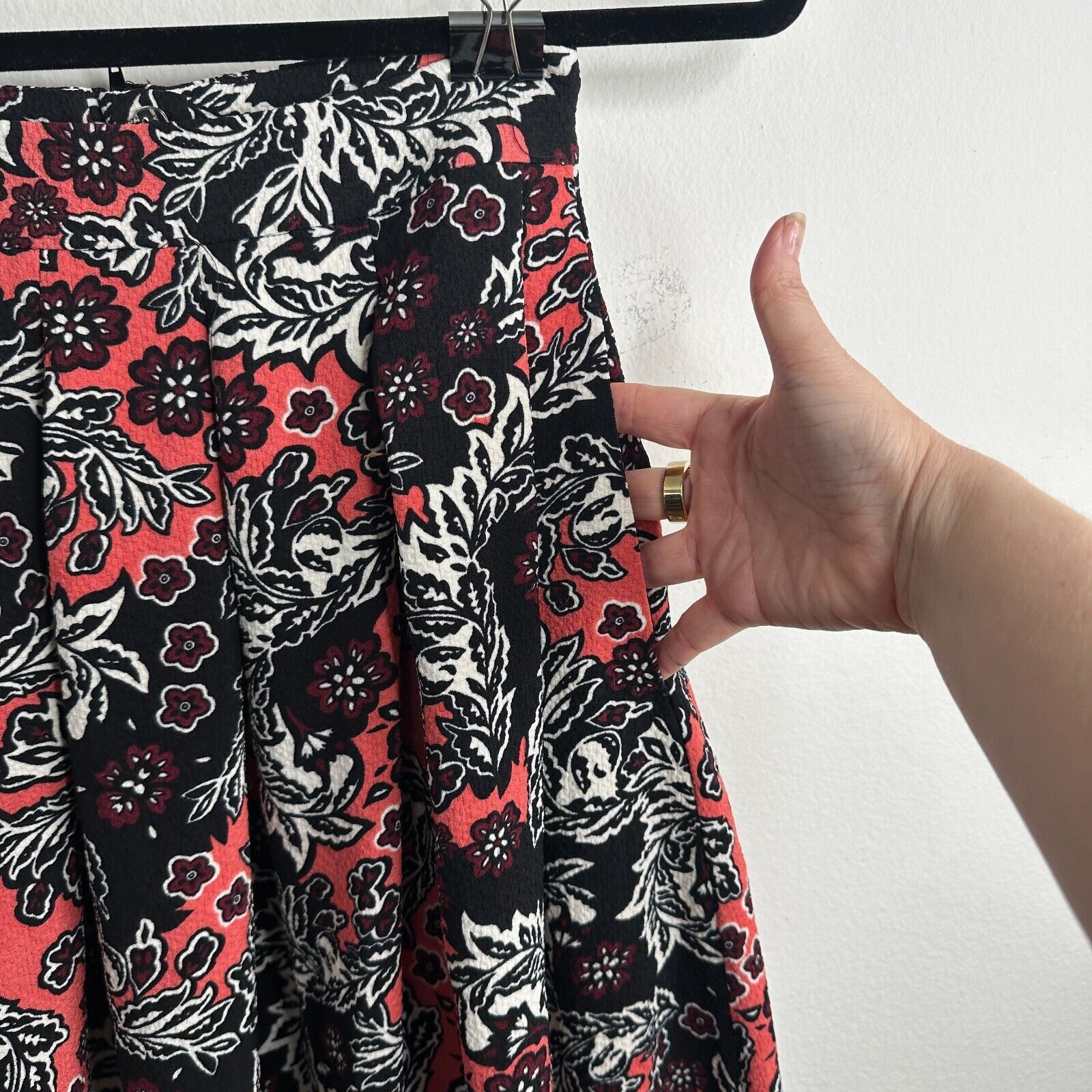 H&M NWT H&M Flare Floral Print Pleated Midi-Skirt Pockets 2 Size 26" / US 2 / IT 38 - 4 Thumbnail