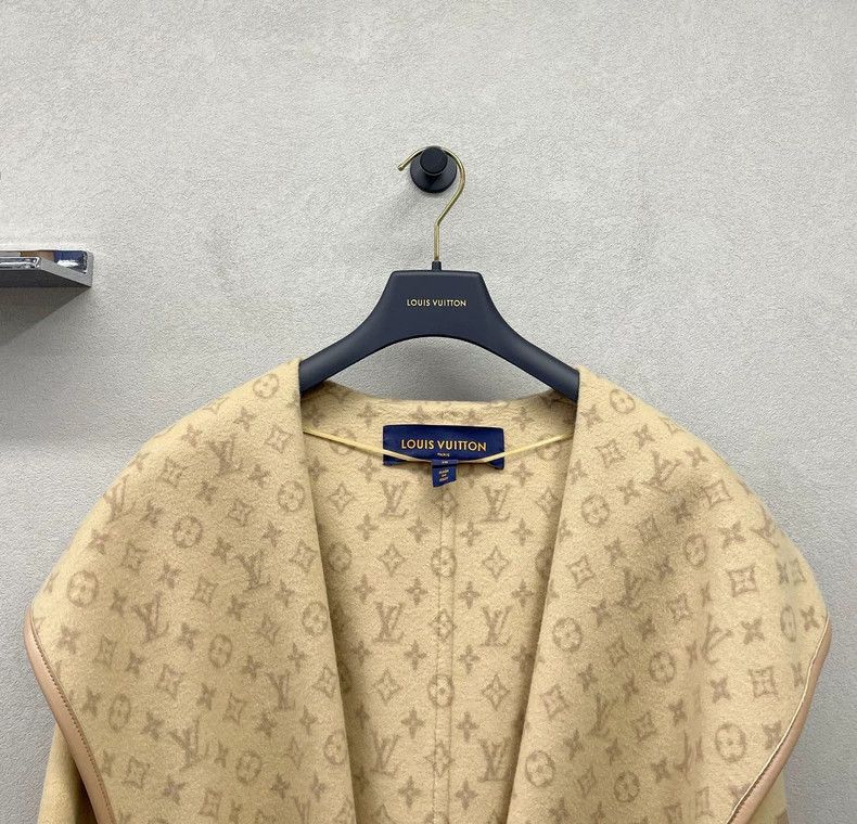 Louis Vuitton Louis Vuitton Camel Short Full Print Coat 2503-Nextarrow Size XS / US 0-2 / IT 36-38 - 4 Thumbnail