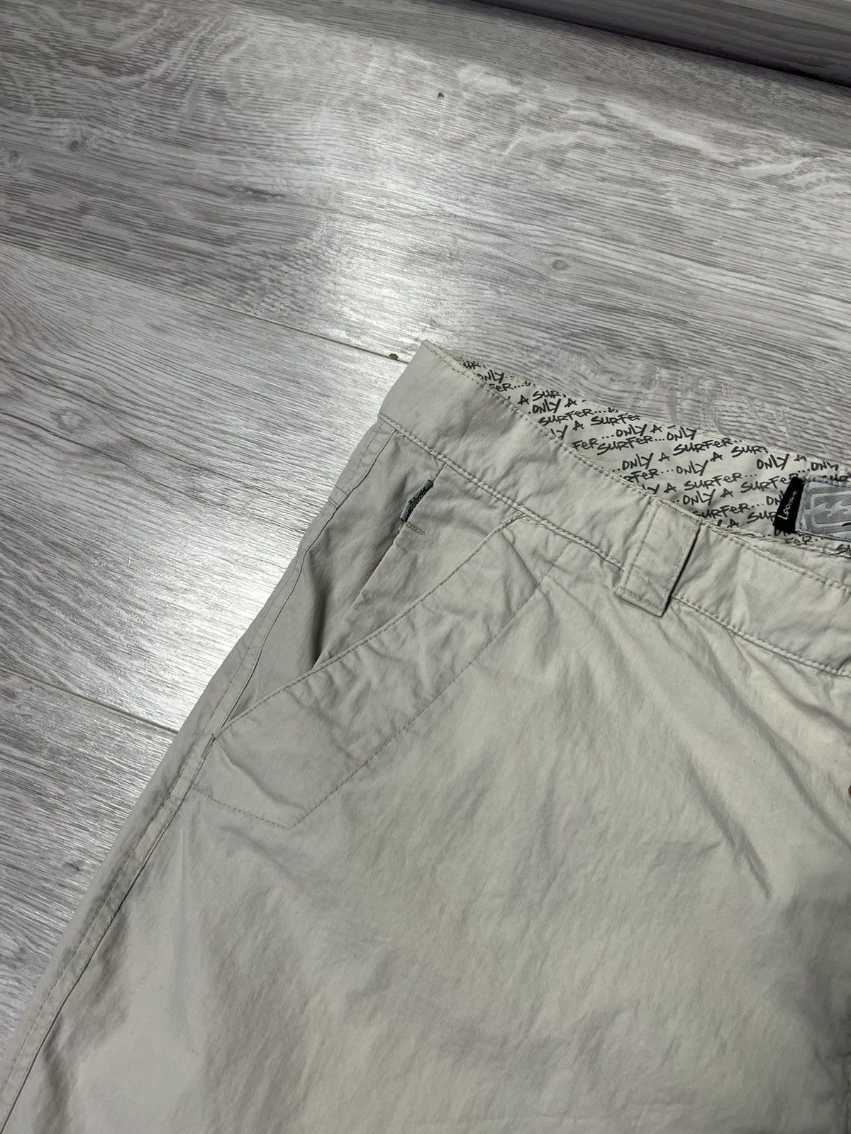 Billabong × Vintage Vintage Billabong Nylon Shorts With Pocket Logo Size US 36 / EU 52 - 5 Thumbnail