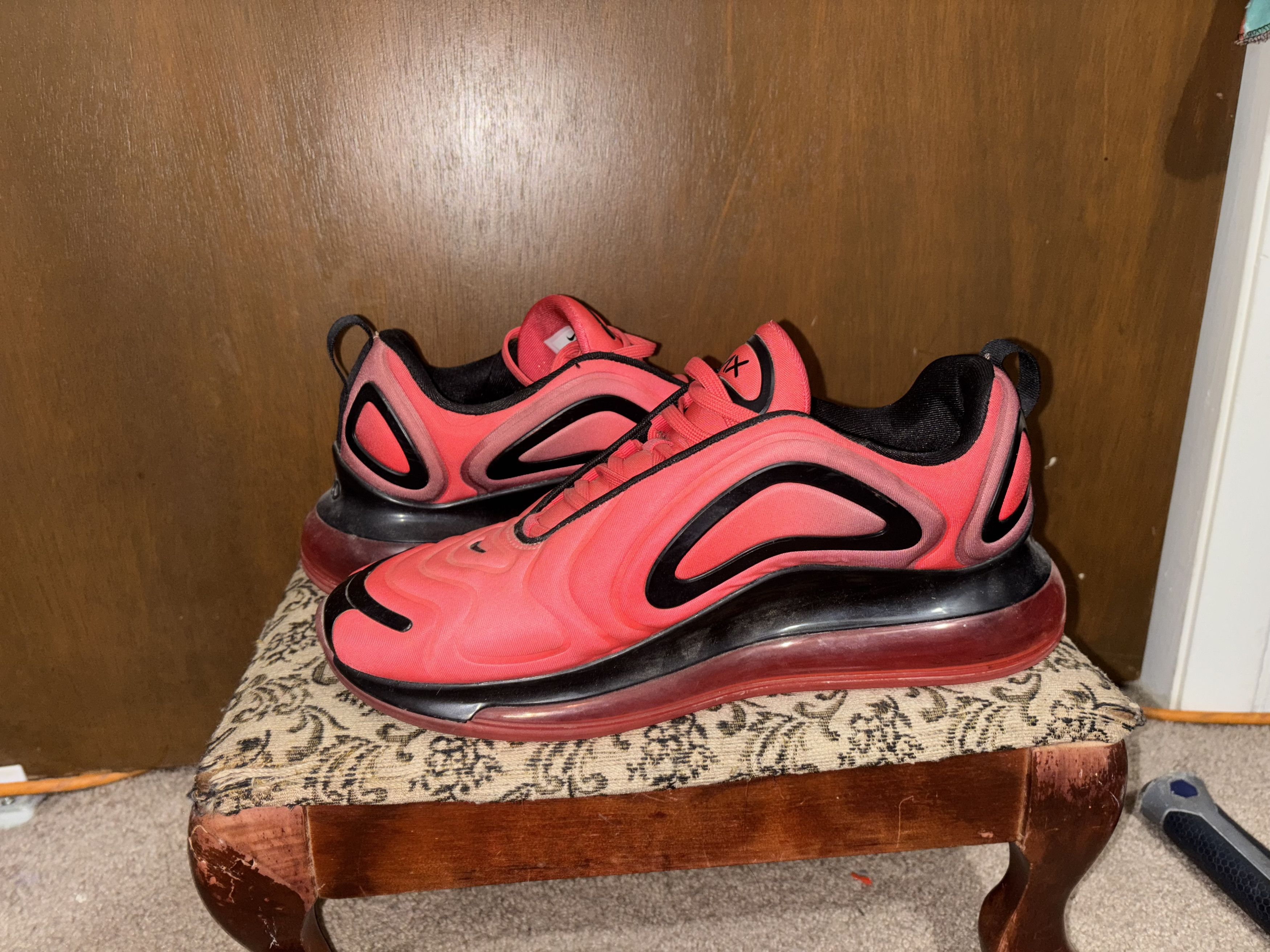 Nike Nike Airmax 720 Red Black Size US 9 / EU 42 - 2 Thumbnail
