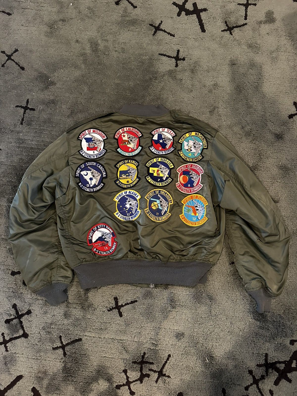Vintage Vintage 70’s B-2 Stealth Alpha Industy Patched Bomber Jacket Size US XL / EU 56 / 4 - 1 Thumbnail