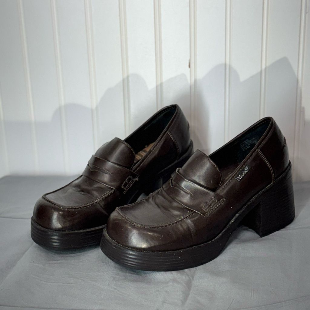 Other Mudd Chunky Y2K VTG Brown Heel Loafer 8.5 Size US 5 / IT 35 - 1 Thumbnail