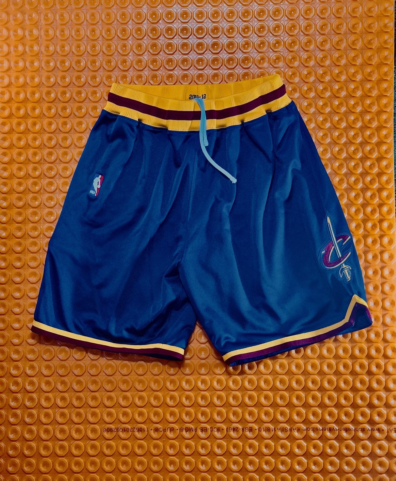 Mitchell & Ness Mitchell+Ness Authentic Cleveland Cavs Away Shorts Men’s L Size US 34 / EU 50 - 3 Thumbnail